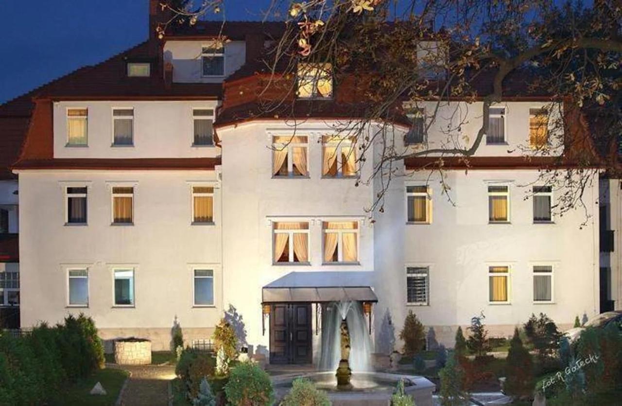 Viilla Rezidence Bed and Breakfast Kudowa-Zdrój Eksteriør billede